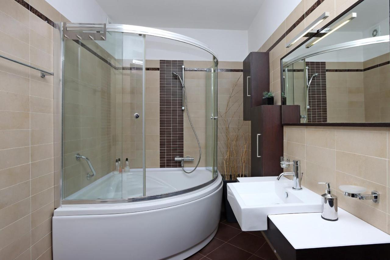 Starry Night - Smart Tv, Extra Big Bed, Big Bathtub, Private Parking, Sea View, Wifi, 2Bedrooms Volosko Eksteriør billede