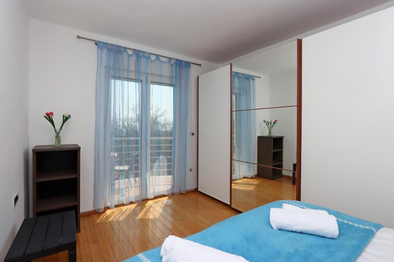 Starry Night - Smart Tv, Extra Big Bed, Big Bathtub, Private Parking, Sea View, Wifi, 2Bedrooms Volosko Eksteriør billede