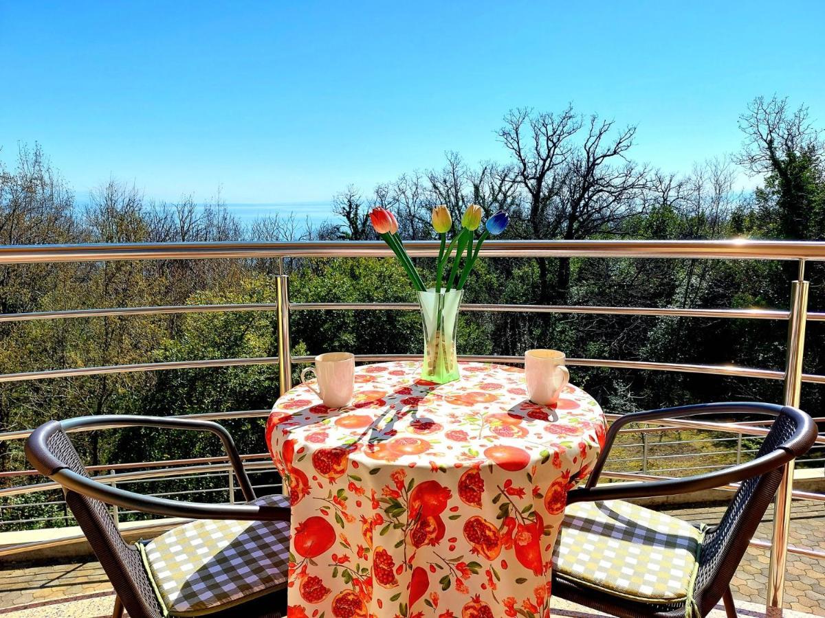 Starry Night - Smart Tv, Extra Big Bed, Big Bathtub, Private Parking, Sea View, Wifi, 2Bedrooms Volosko Eksteriør billede