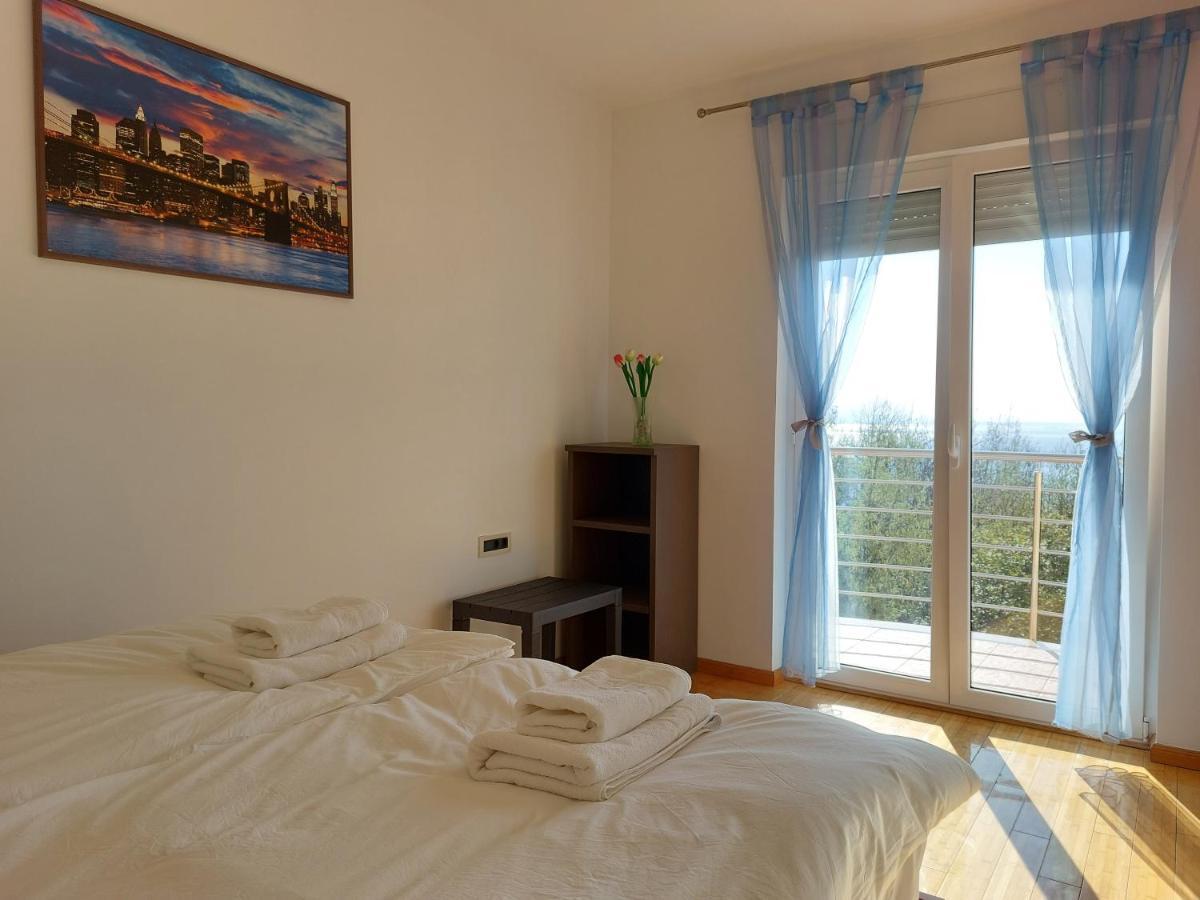 Starry Night - Smart Tv, Extra Big Bed, Big Bathtub, Private Parking, Sea View, Wifi, 2Bedrooms Volosko Eksteriør billede
